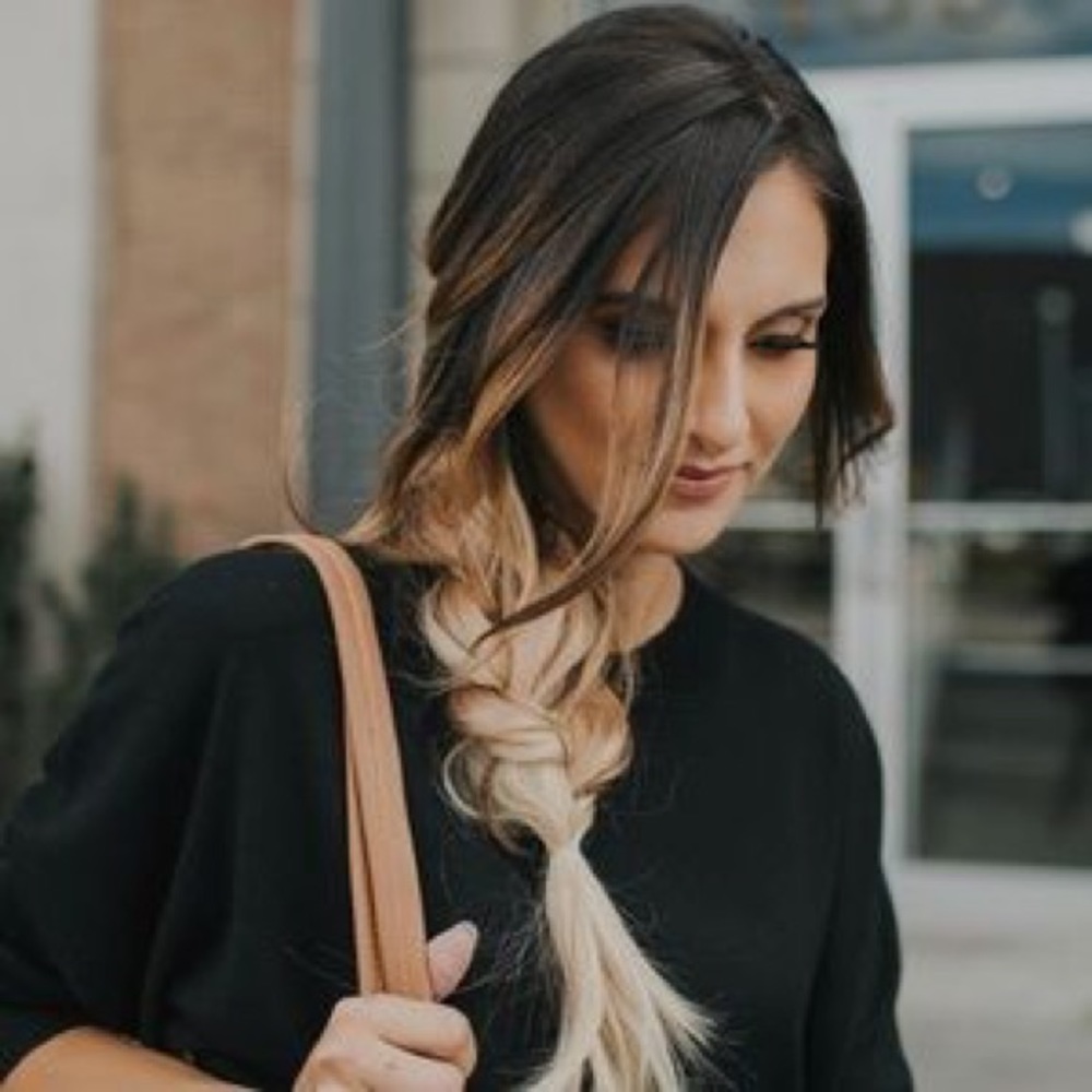 Barefoot Blonde hair extensions Honey Dipped